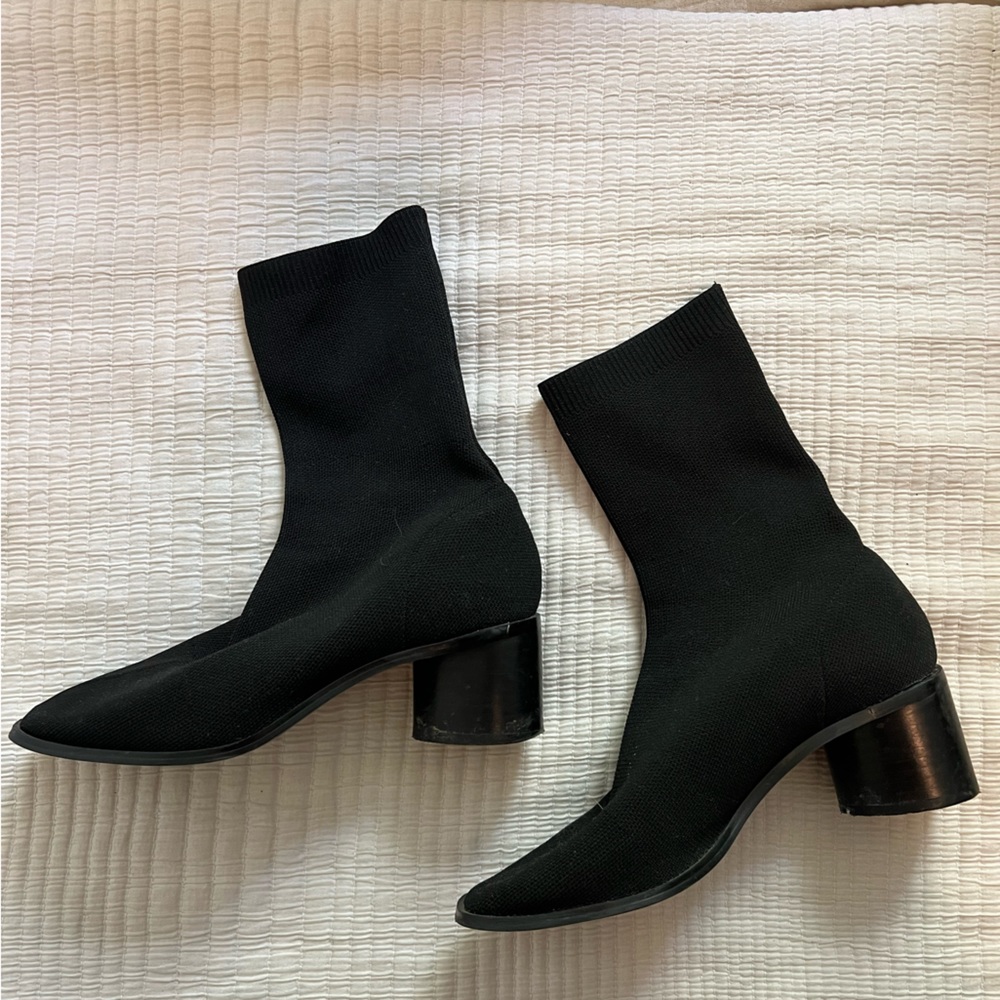 Oak + Fort Black boots size 6.5